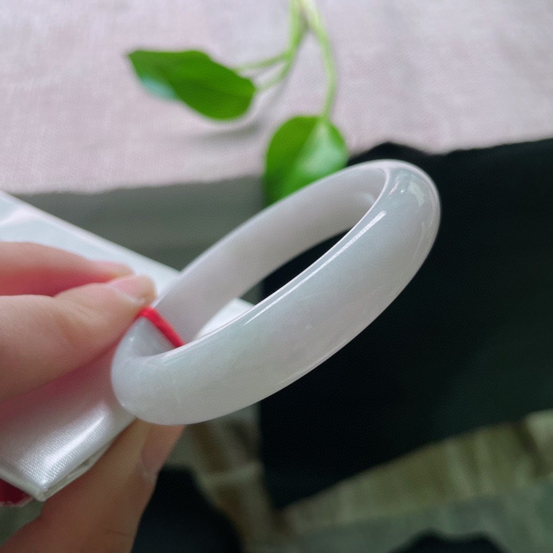 54.2（48.7）/12/6.5。淡绿底贵妃，微微泛紫，细润干净，清雅，棉线