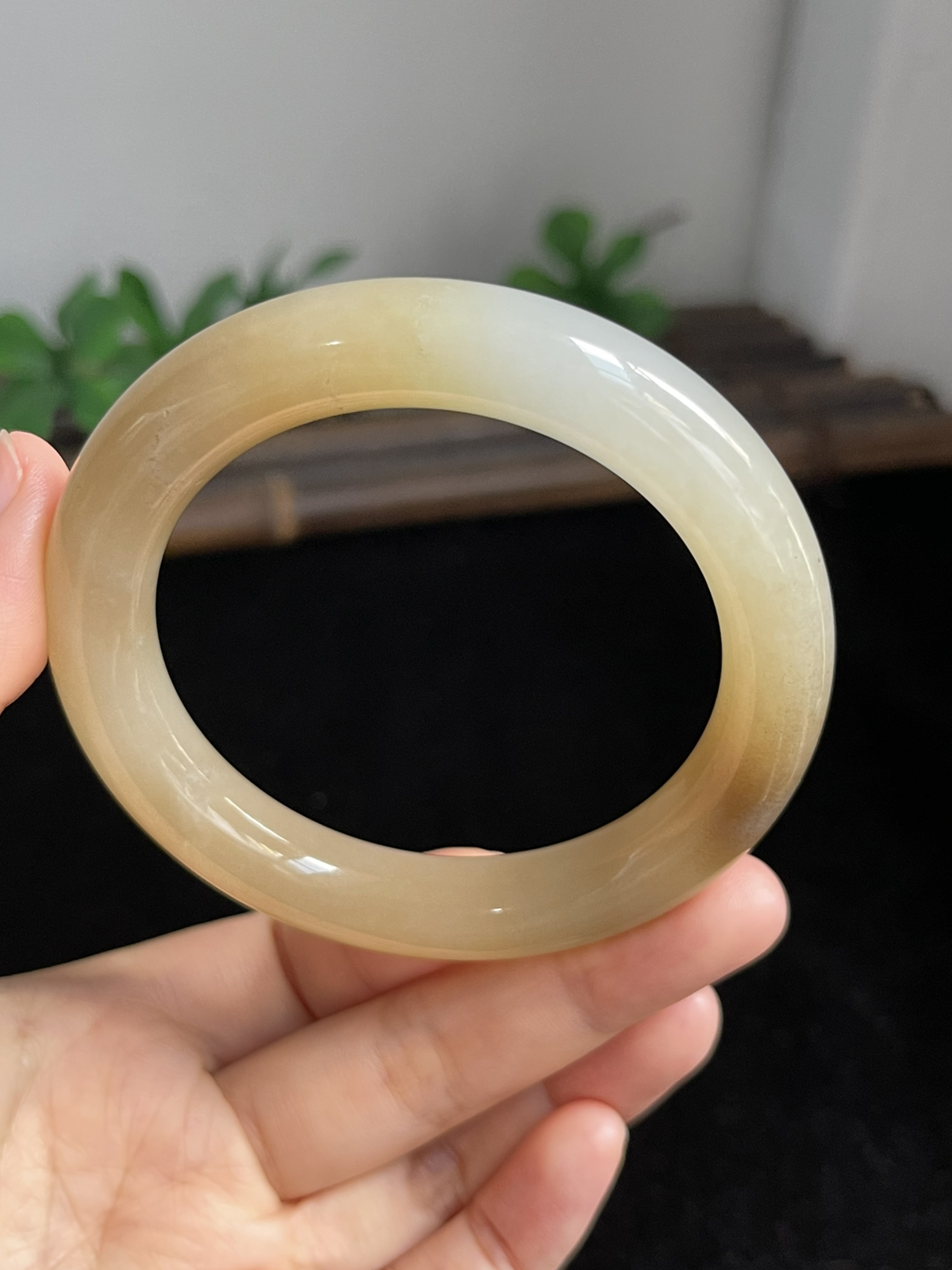 圆镯55圈口，和田玉手镯