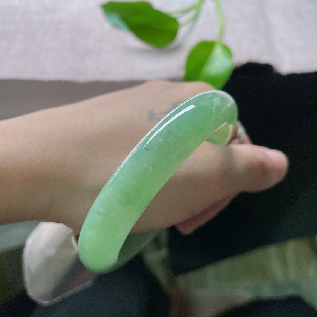 57/12/7.9，湖水绿正圈，种老色艳，偷得浮生半日闲，满目皆是碧波涟。无纹裂