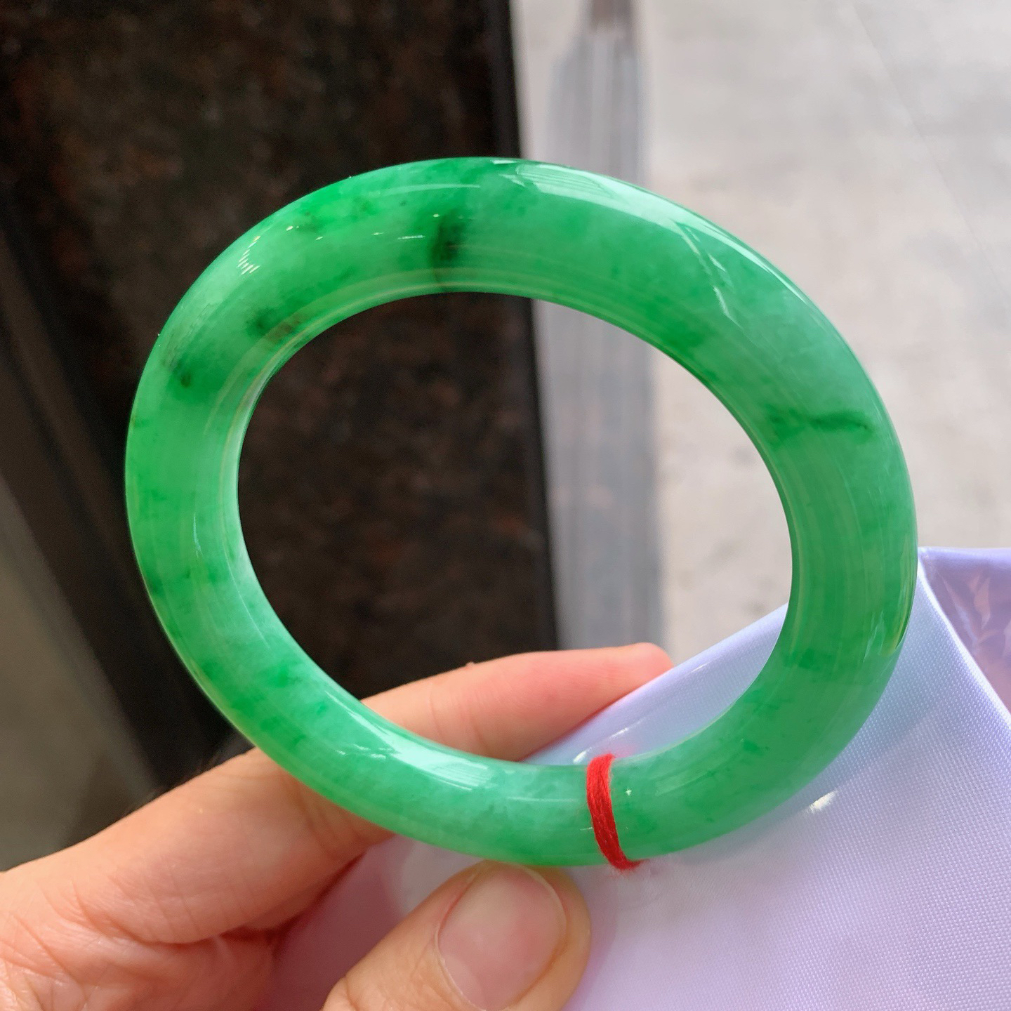 圆条满色 无瑕 尺寸：57.1/11.1  色辣