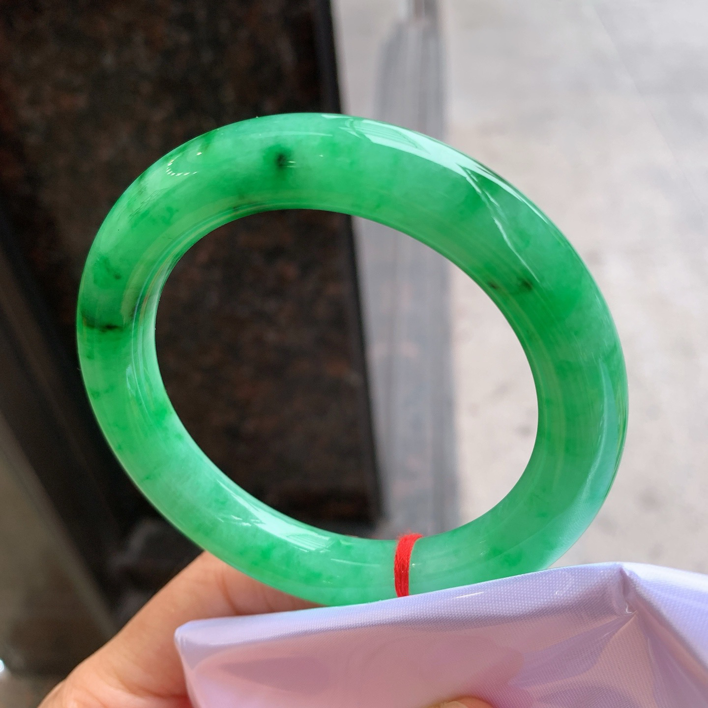 圆条满色 无瑕 尺寸：57.1/11.1  色辣