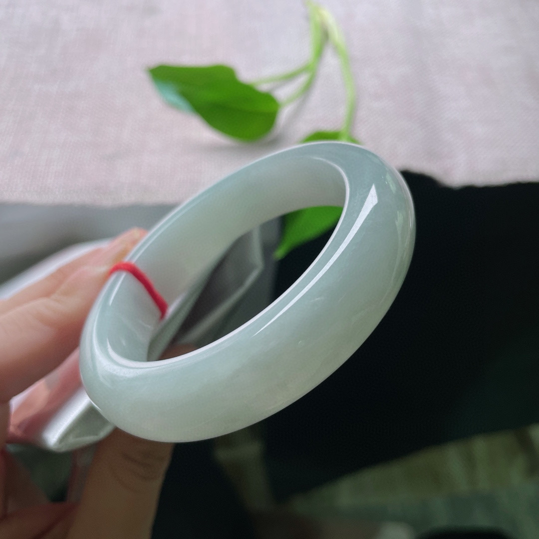 54.8/14.4/9.6绿底正圈，宽版，厚庄饱满，细腻，贵气，皮纹