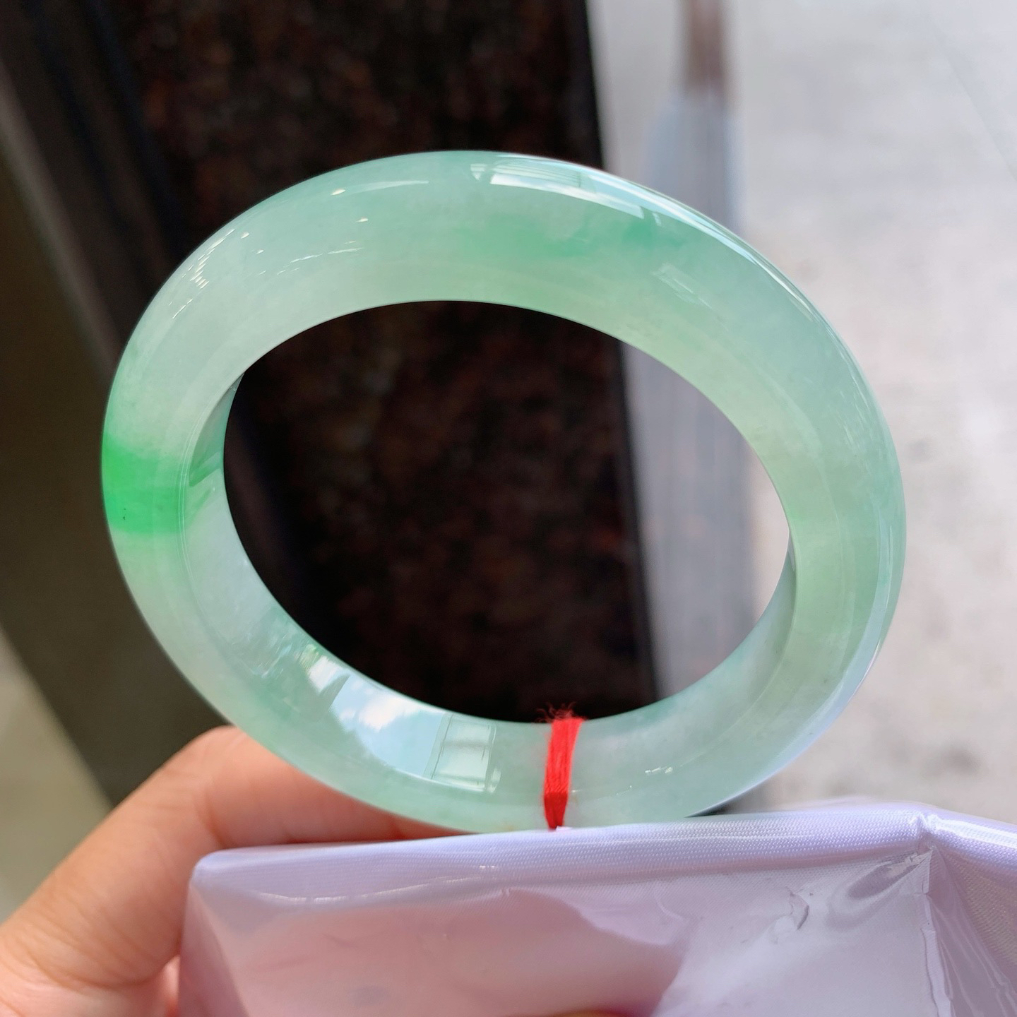 正圈冰飘绿 无瑕 尺寸：55.5/11.6/9.6 ！种色俱佳