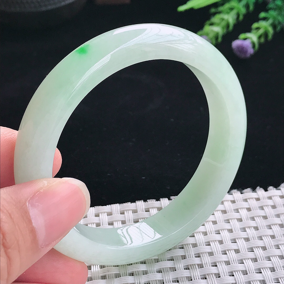 实拍A货翡翠55/12.3/8.5老坑秀气冰润冰晴绿手镯玉镯手环