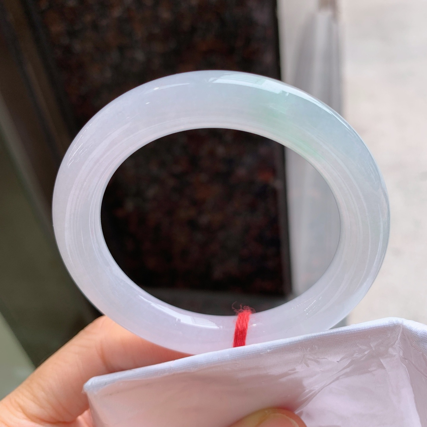 圆条冰飘绿 无瑕 尺寸：52/9.8  冰润