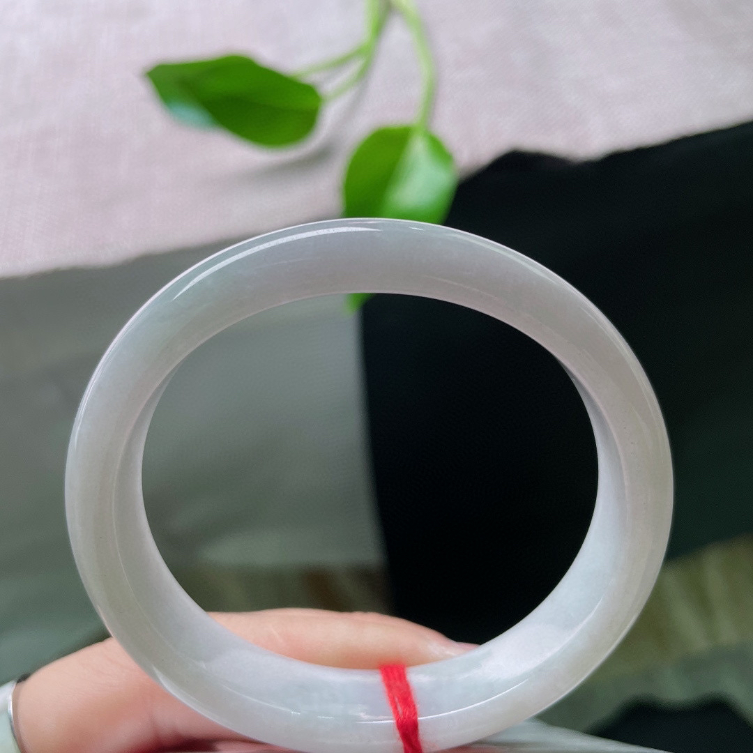 54.2（48.7）/12/6.5。淡绿底贵妃，微微泛紫，细润干净，清雅，棉线