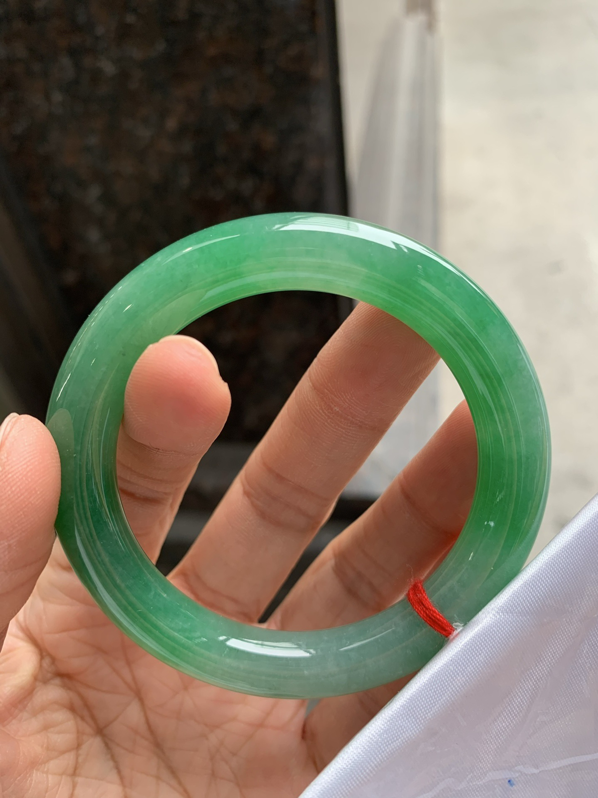 圆条满色 无瑕 尺寸：54.5/10.1/10.4 色辣