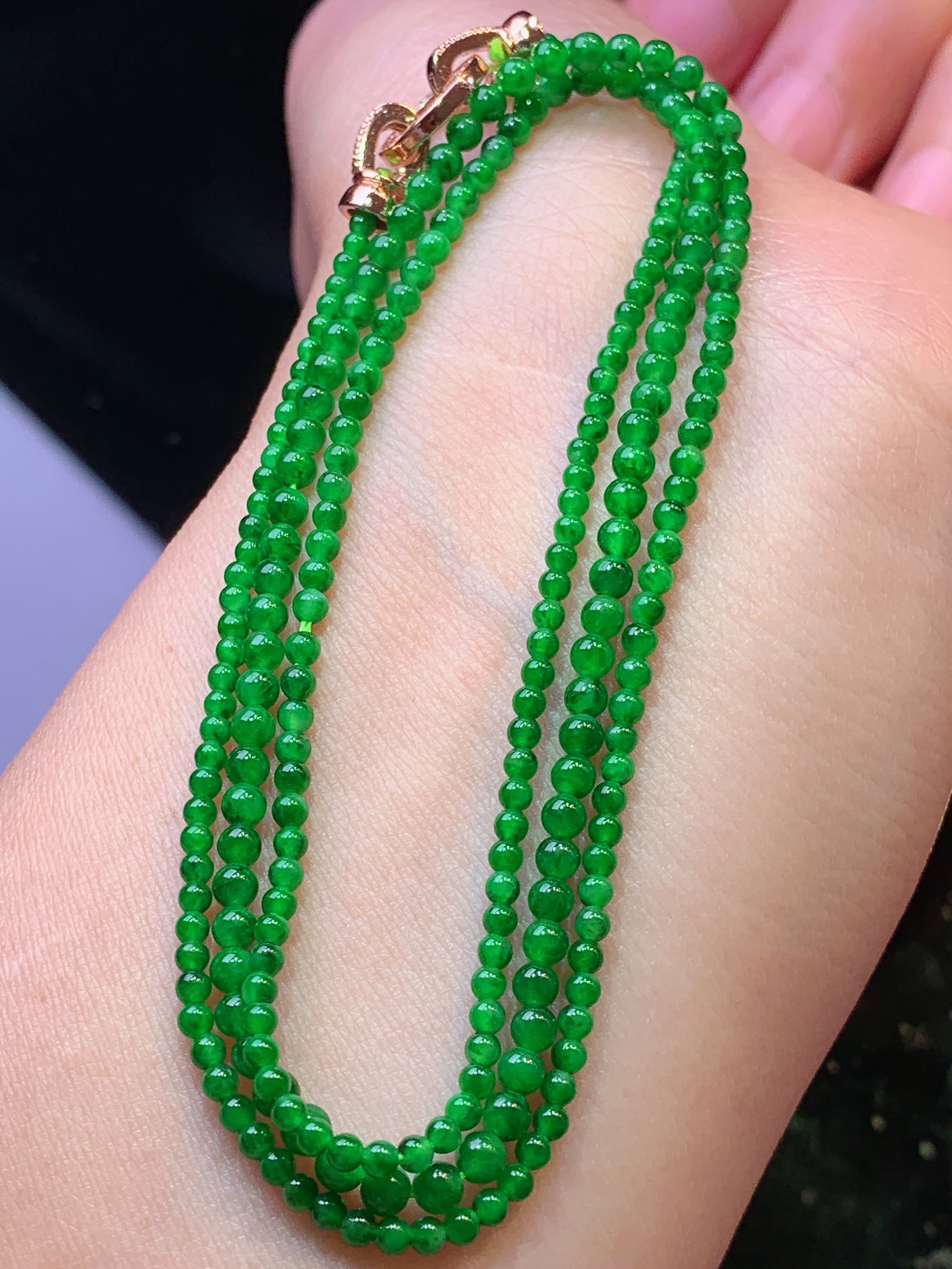 满绿小米珠项链 玉质细腻 色泽艳丽清新 水润亮眼 整体尺寸3h1