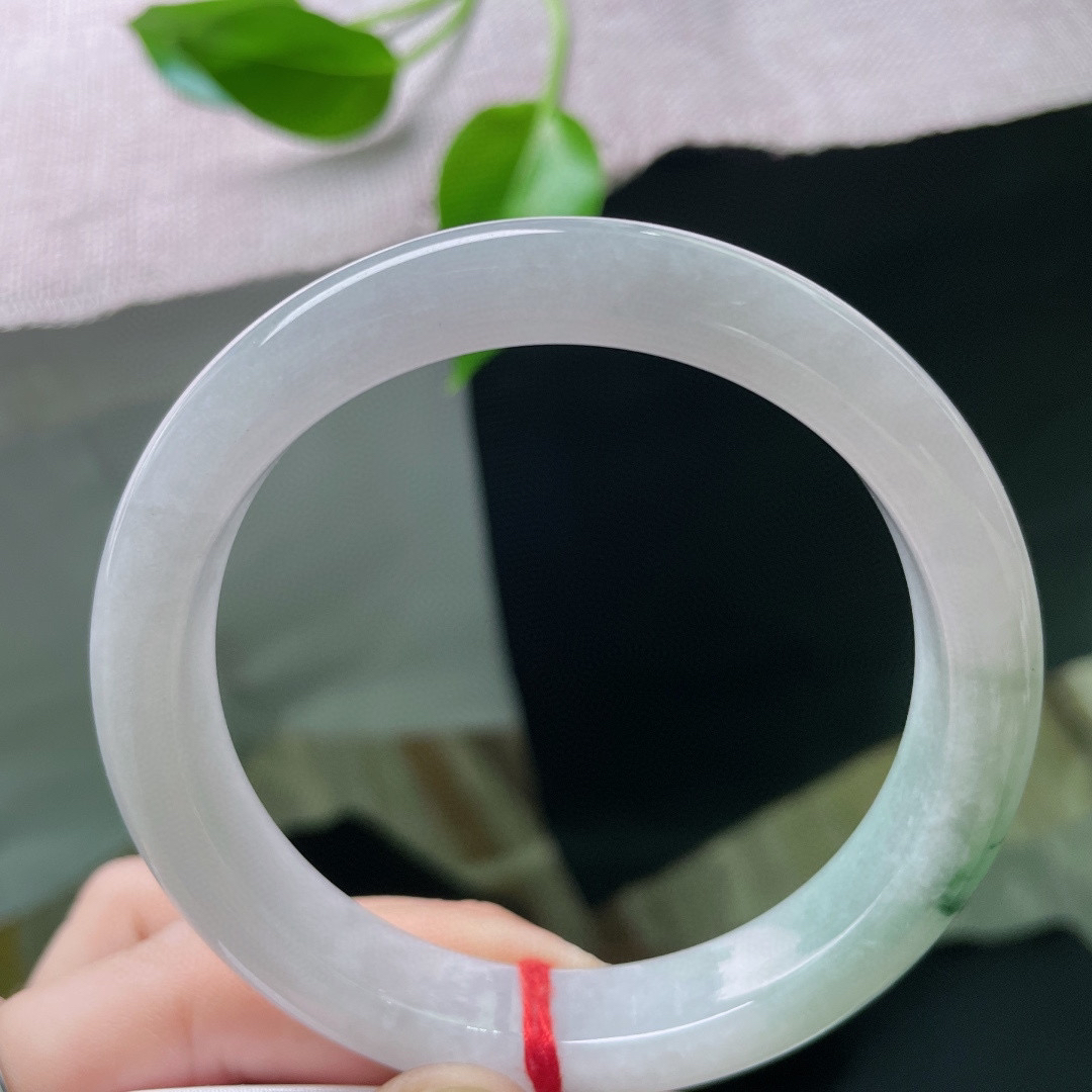 60.5/11.7/8.4，飘花手镯，整体无瑕