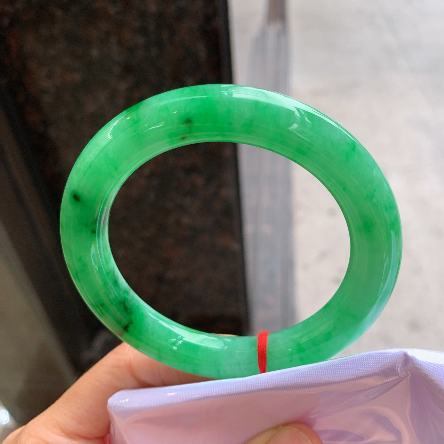 圆条满色 无瑕 尺寸：57.1/11.1  色辣