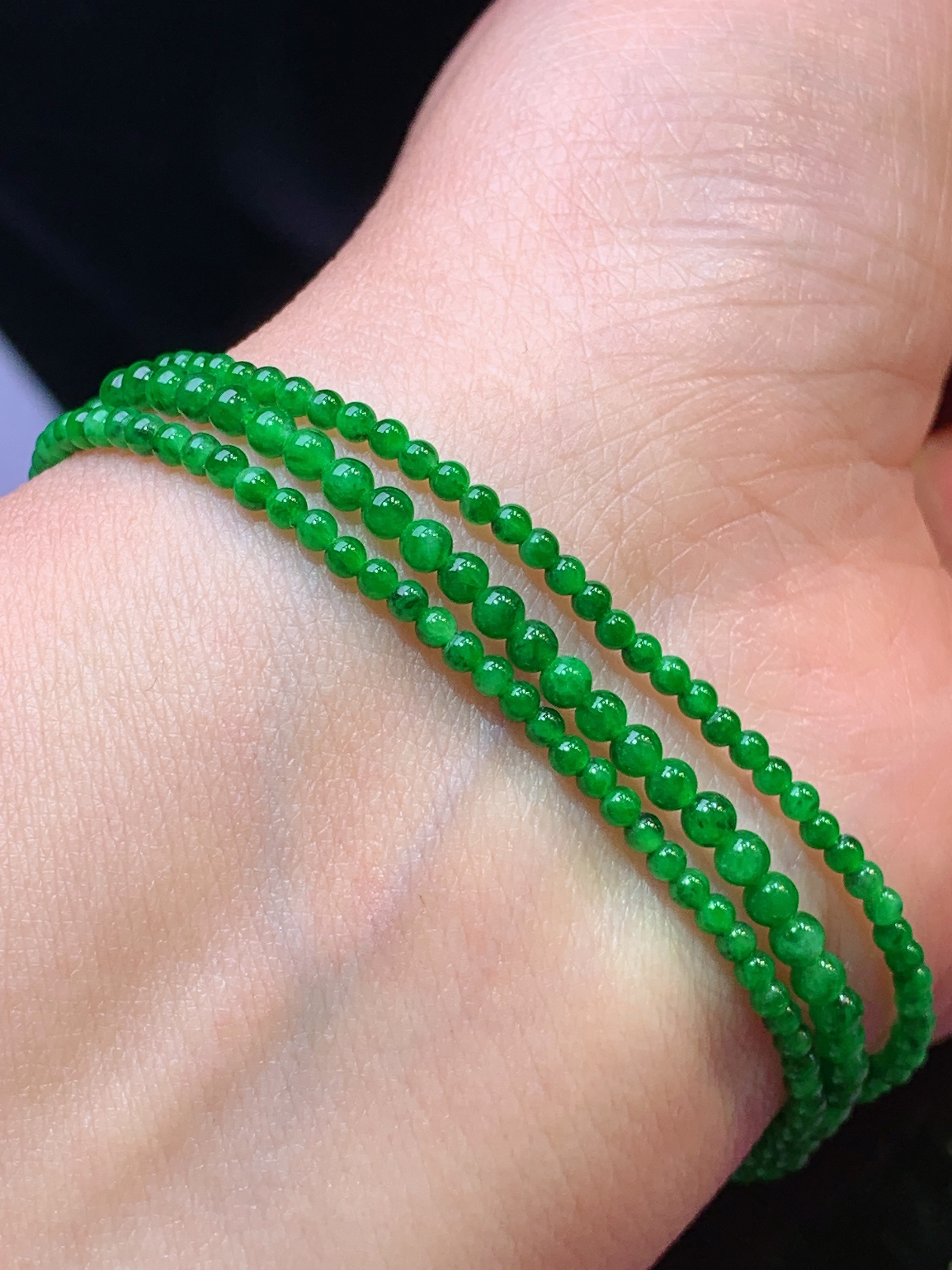 满绿小米珠项链 玉质细腻 色泽艳丽清新 水润亮眼 整体尺寸3h1