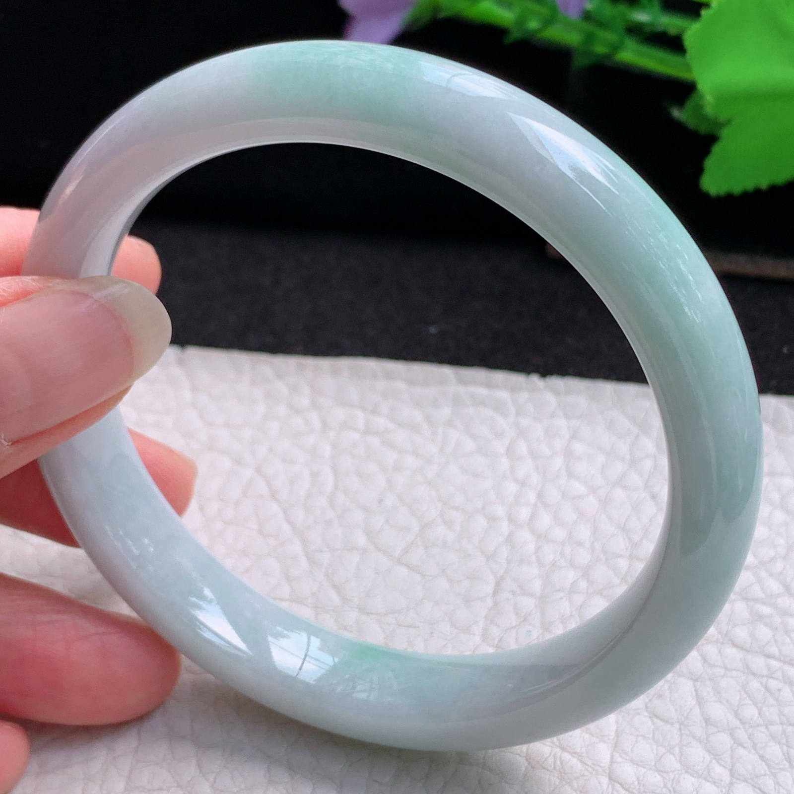 js大圈口61.5*11.5*8.3平安镯 天然翡翠A货玉手镯精美浅绿清新正圈玉手环