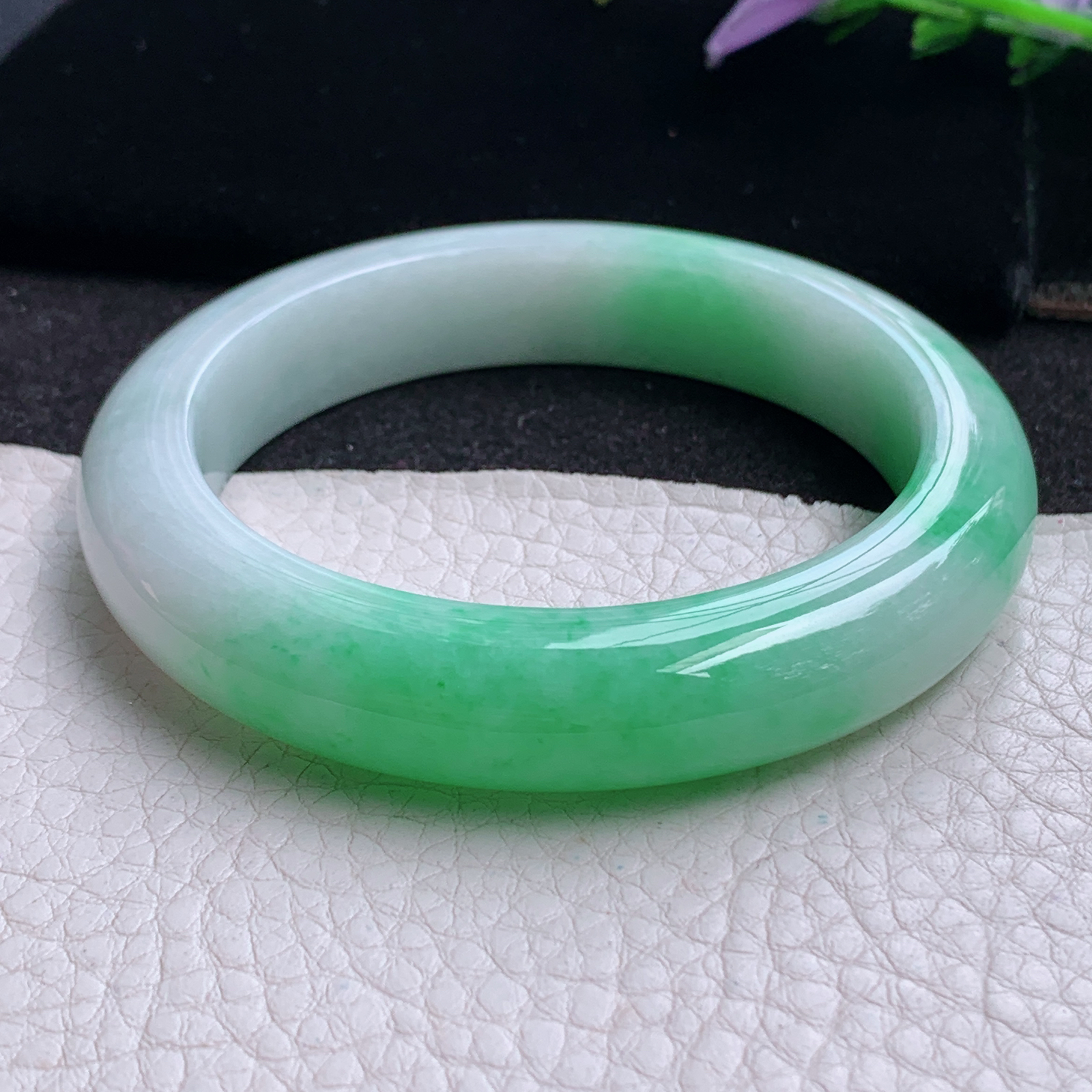 xc实拍57.5*12.6*9.5白底青镯 天然缅甸翡翠A货玉手镯飘绿正圈玉手环