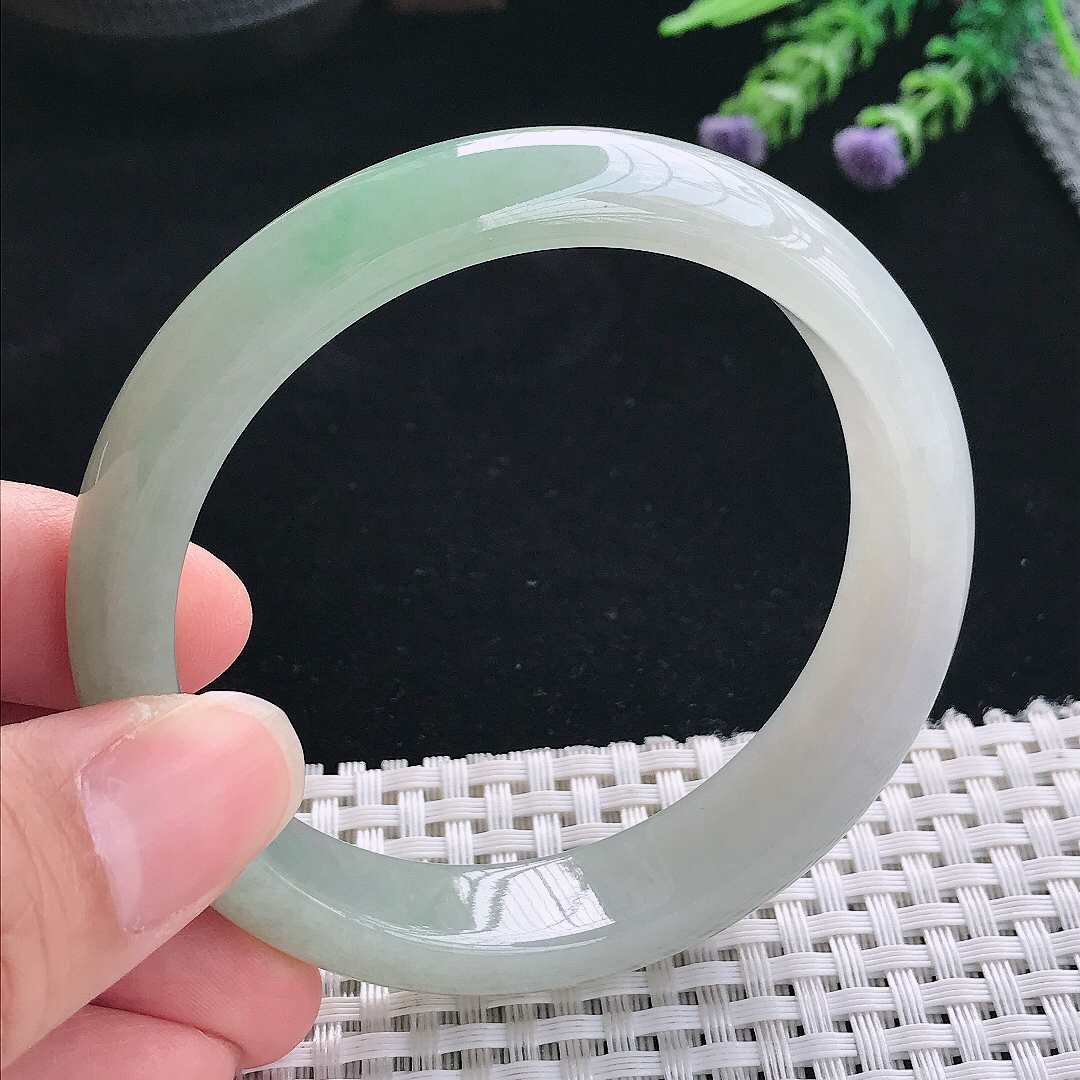 实拍A货翡翠58.5/13.3/8老坑冰润飘绿手镯玉镯手环