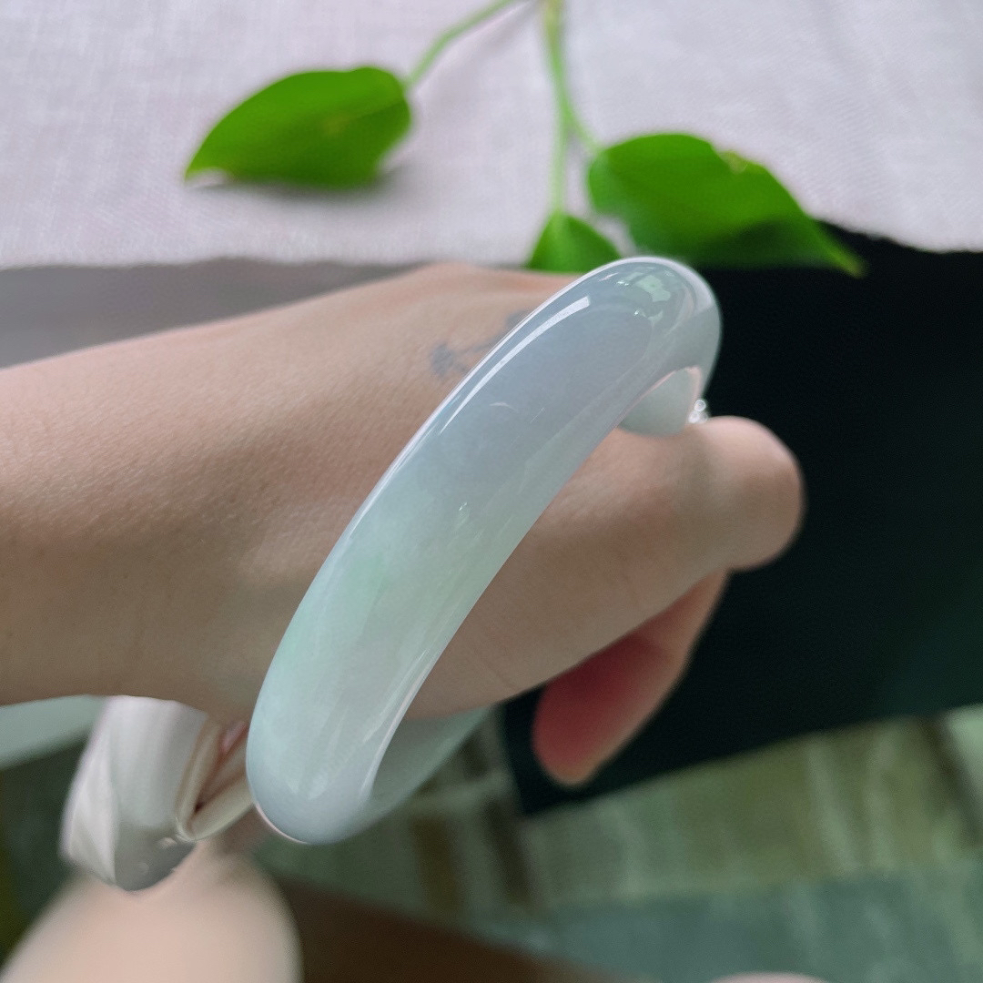 56.7/12.6/7.5。飘花手镯，有棉线