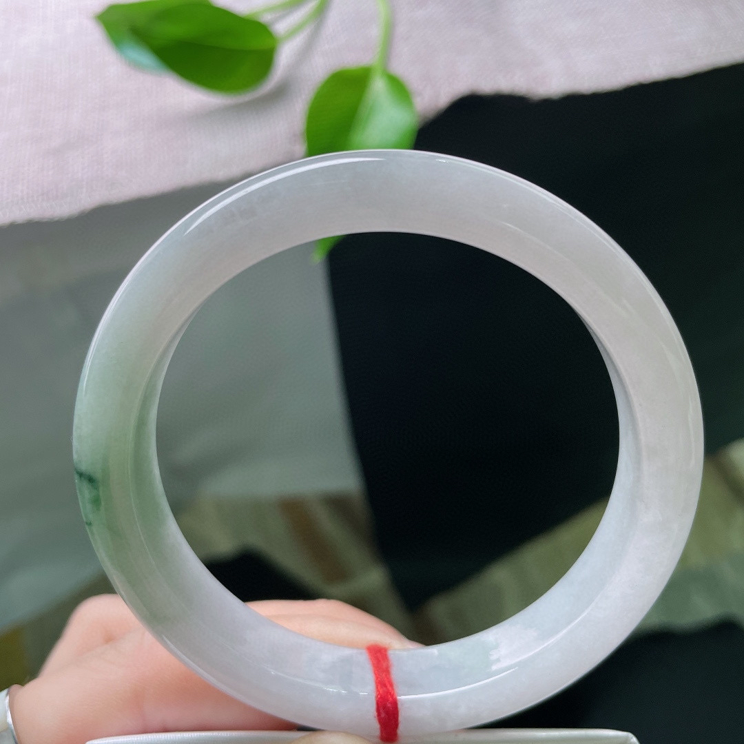 60.5/11.7/8.4，飘花手镯，整体无瑕