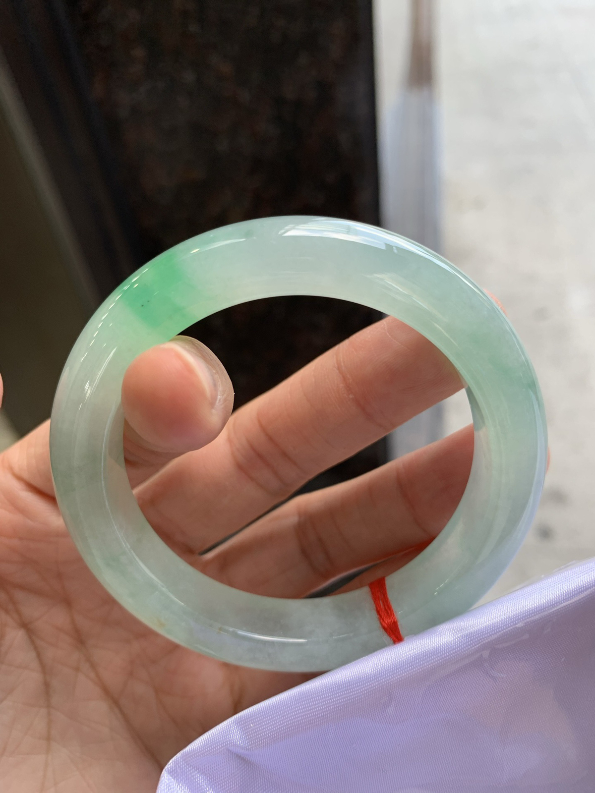 正圈冰飘绿 无瑕 尺寸：55.5/11.6/9.6 ！种色俱佳