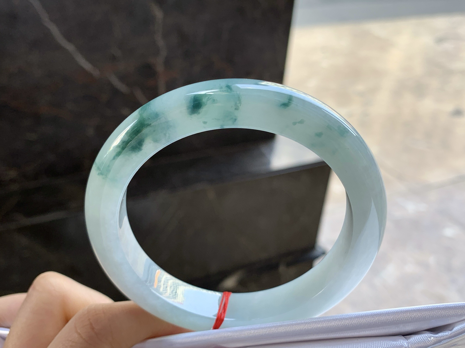 62-12.7-9.8

蓝花大圈手镯^_^飘花浓郁 鲜艳