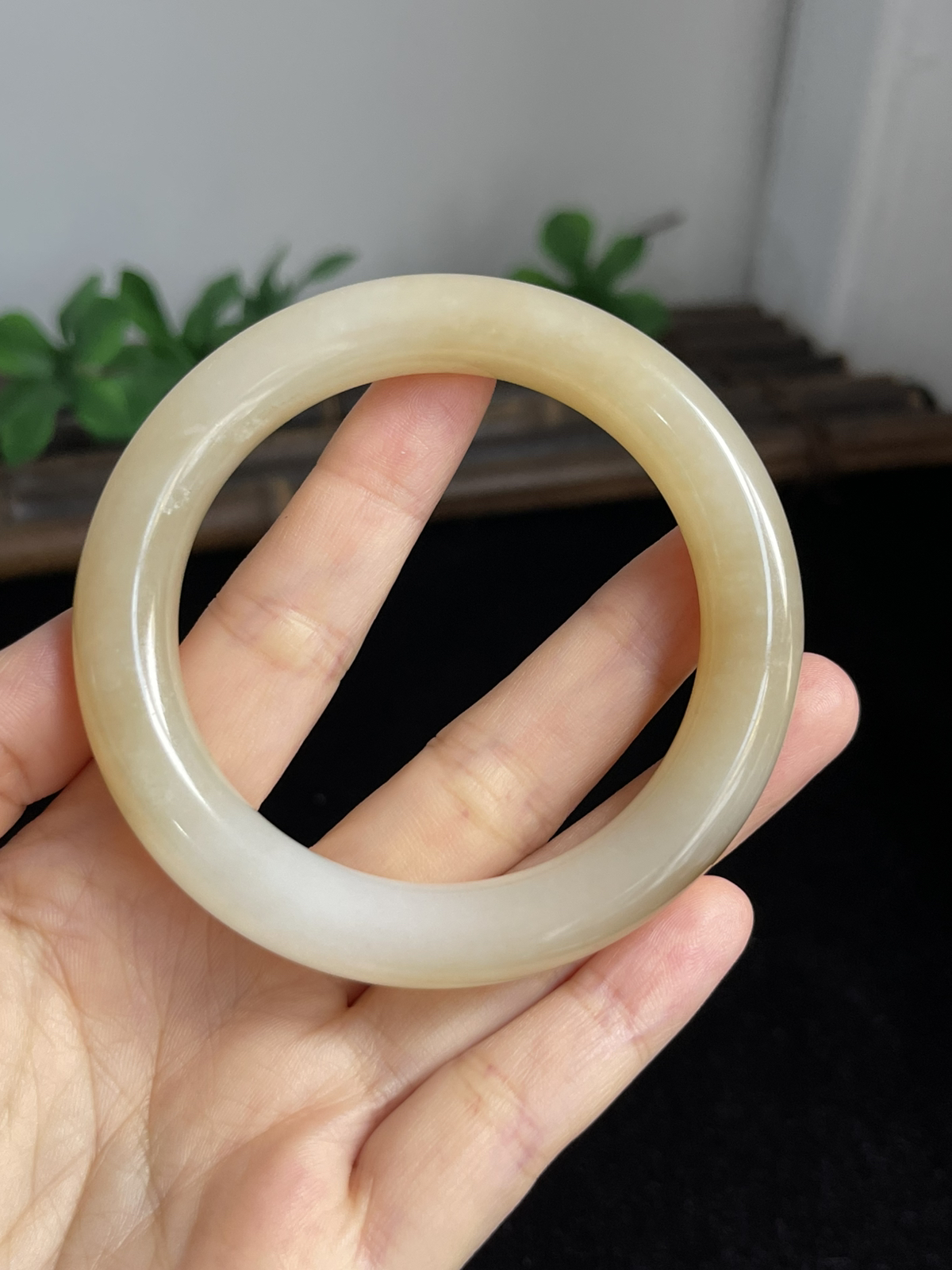 圆镯55圈口，和田玉手镯