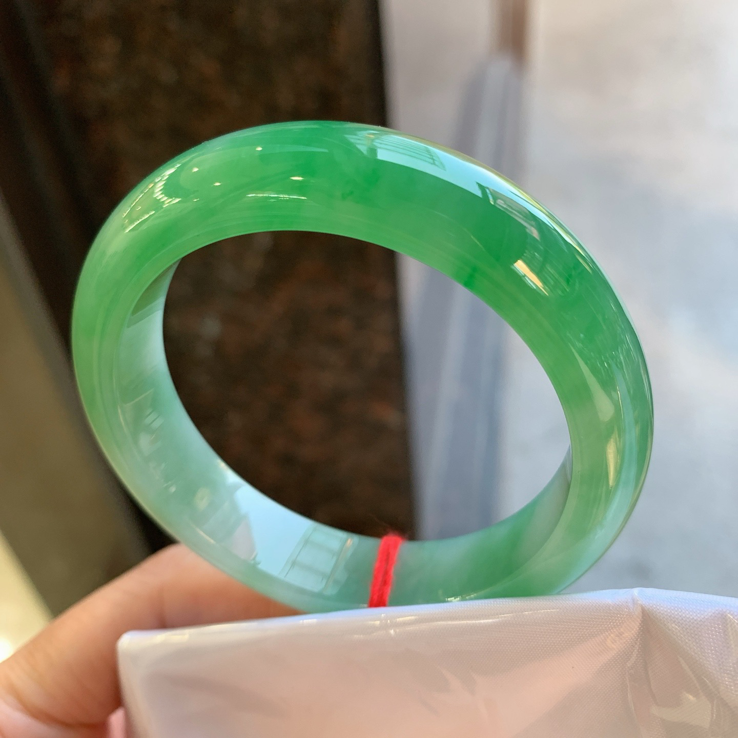 正圈飘绿 无瑕 尺寸：53.8/12.9/8.6 细腻