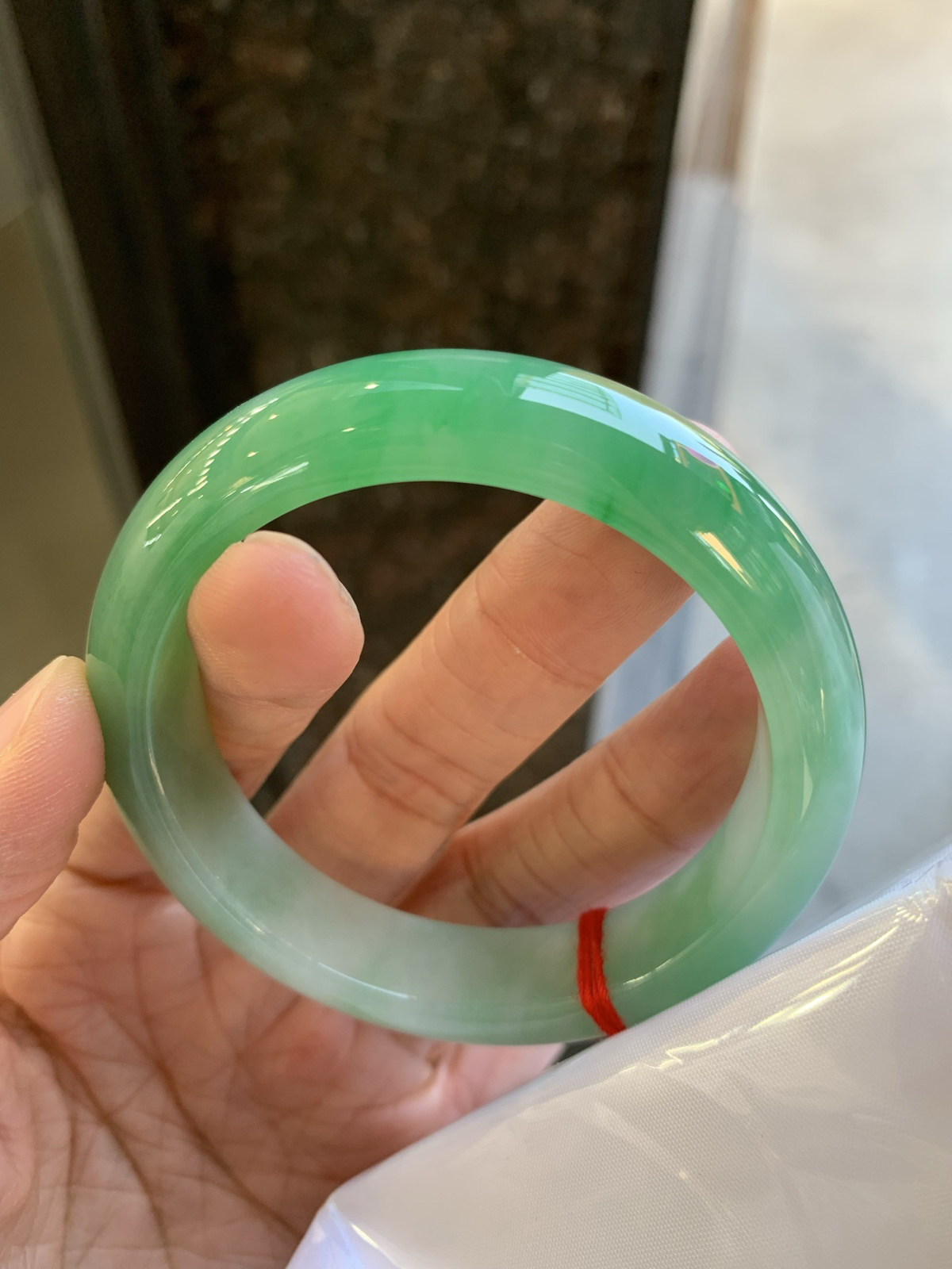 正圈飘绿 无瑕 尺寸：53.8/12.9/8.6 细腻