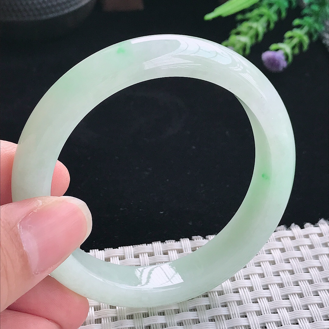 实拍A货翡翠55/12.3/8.5老坑秀气冰润冰晴绿手镯玉镯手环