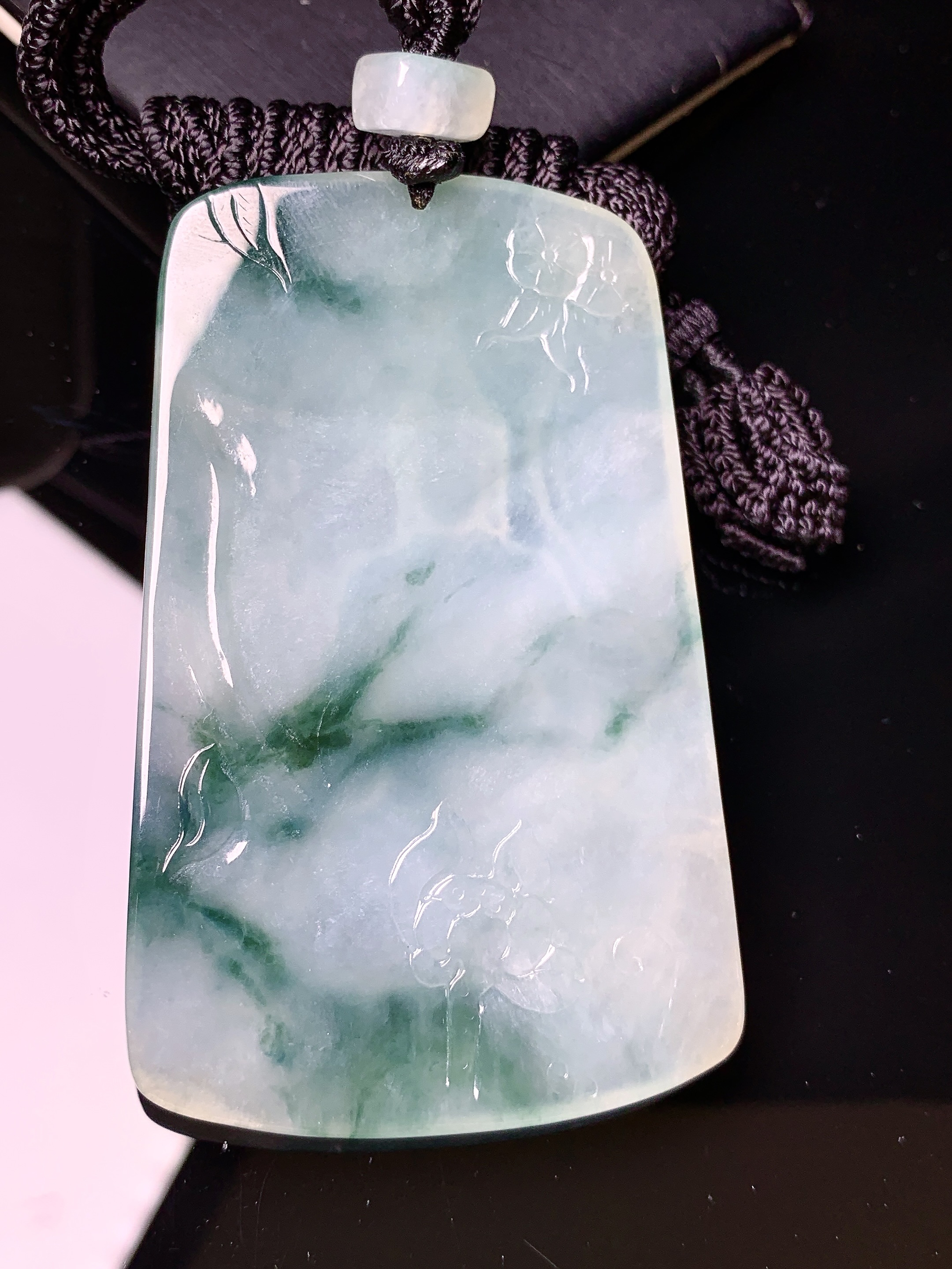 飘绿虚空斗法吊坠 玉质细腻 色泽艳丽清新 水润亮眼 整体尺寸67.8*42.5*5.2L1