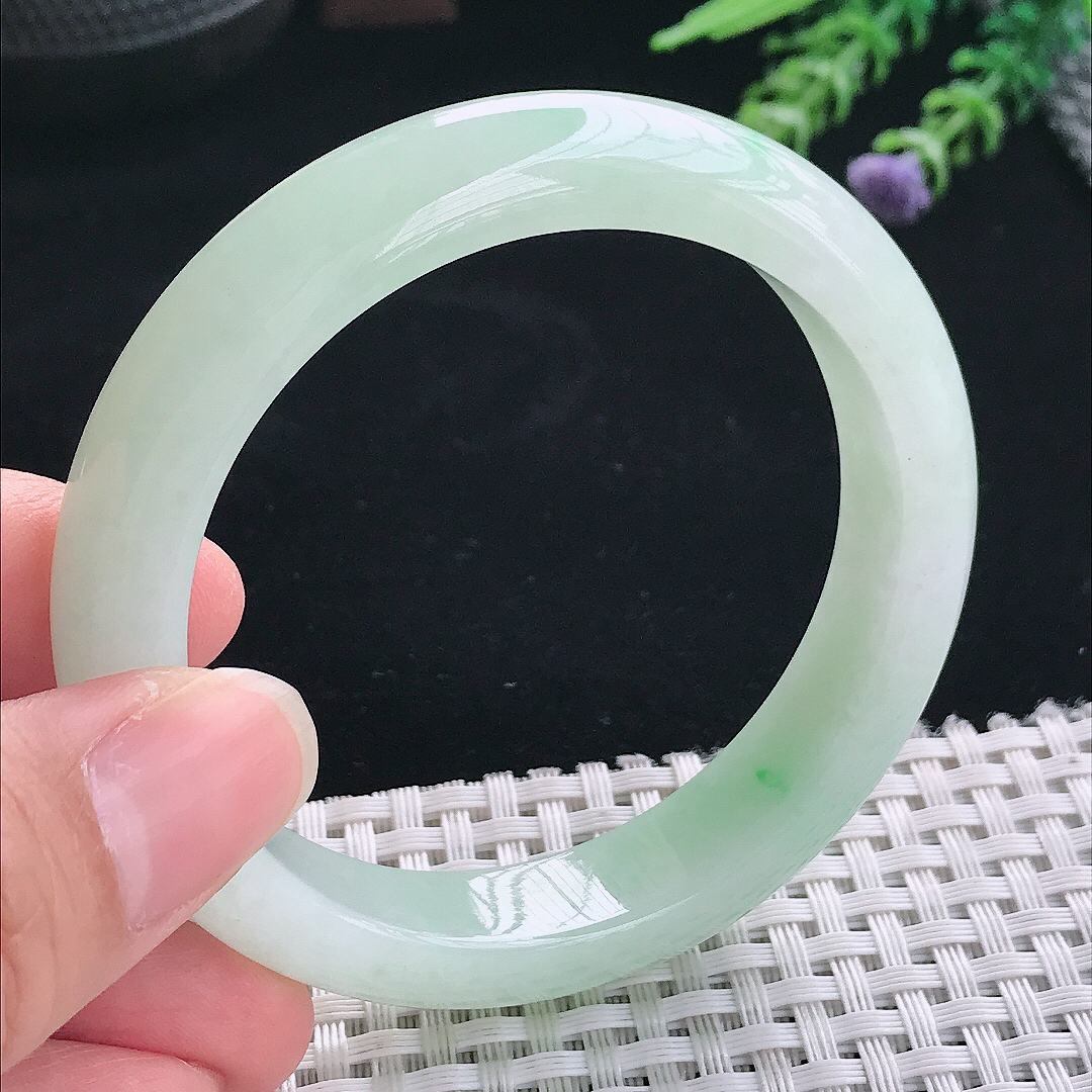 实拍A货翡翠55/12.3/8.5老坑秀气冰润冰晴绿手镯玉镯手环