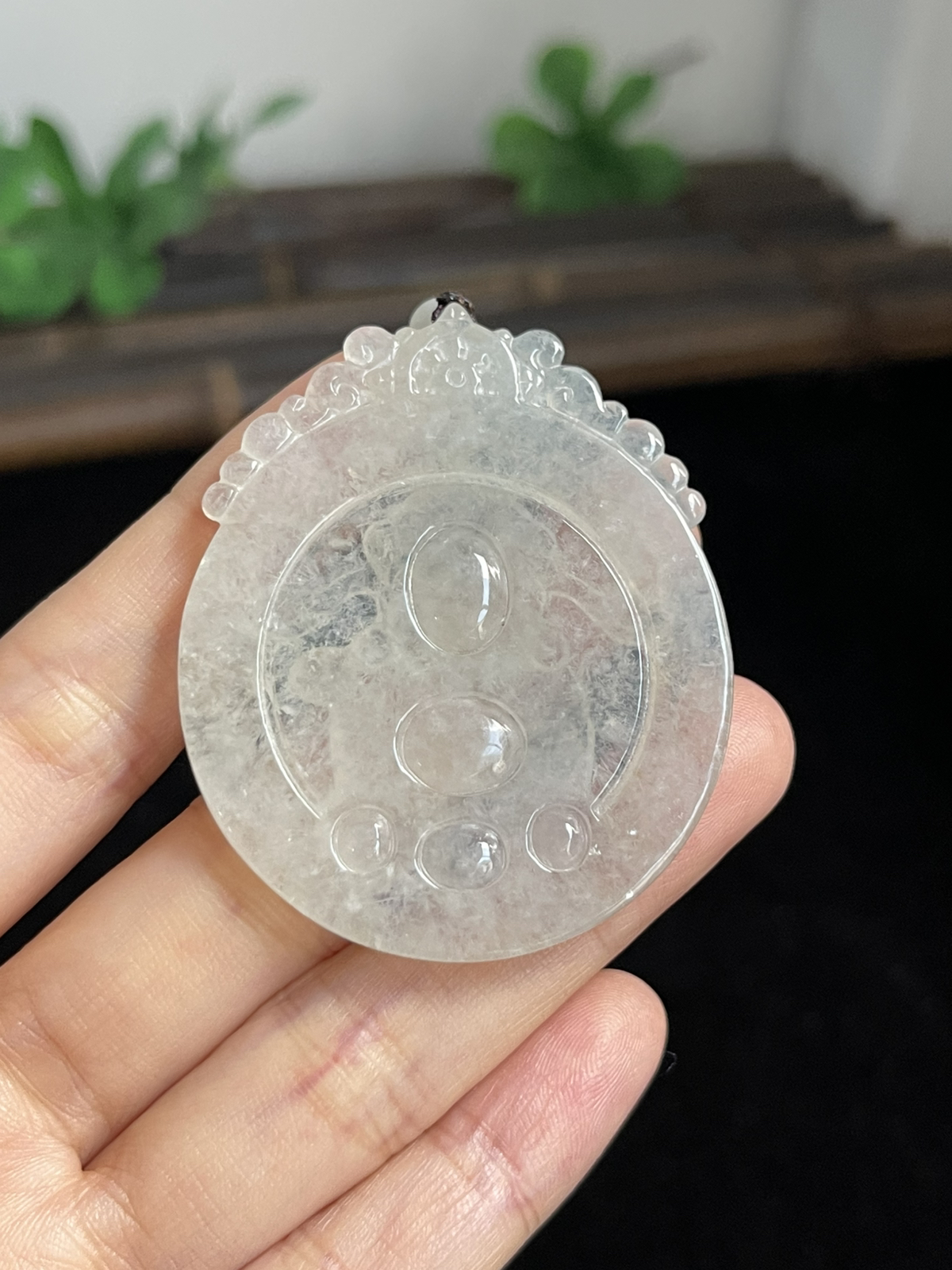 翡翠吊坠，配珠未测