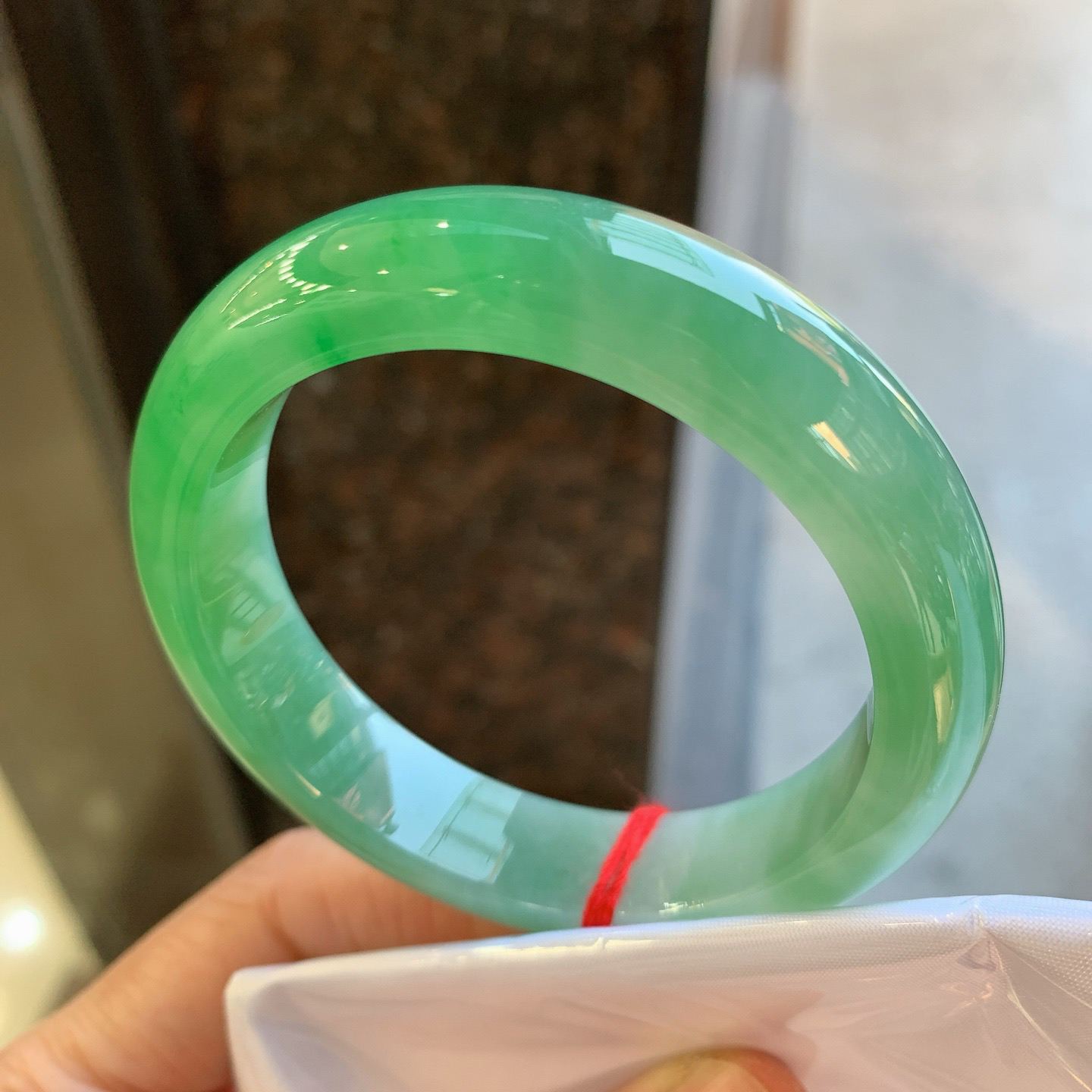 正圈飘绿 无瑕 尺寸：53.8/12.9/8.6 细腻