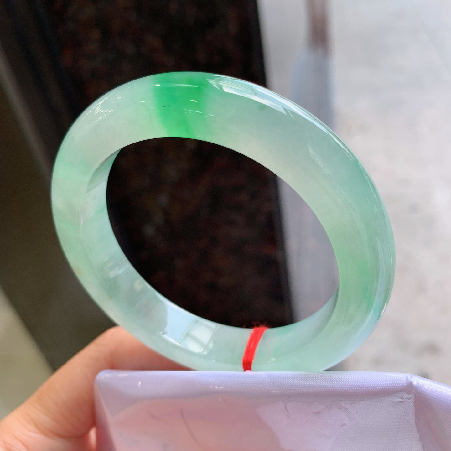 正圈冰飘绿 无瑕 尺寸：55.5/11.6/9.6 ！种色俱佳