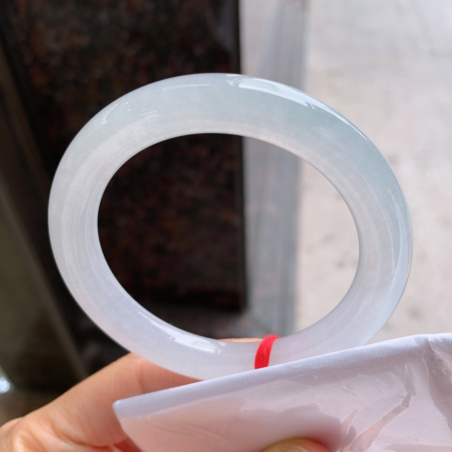 圆条冰镯 无瑕 尺寸：53.6/8.9/9.4  冰润