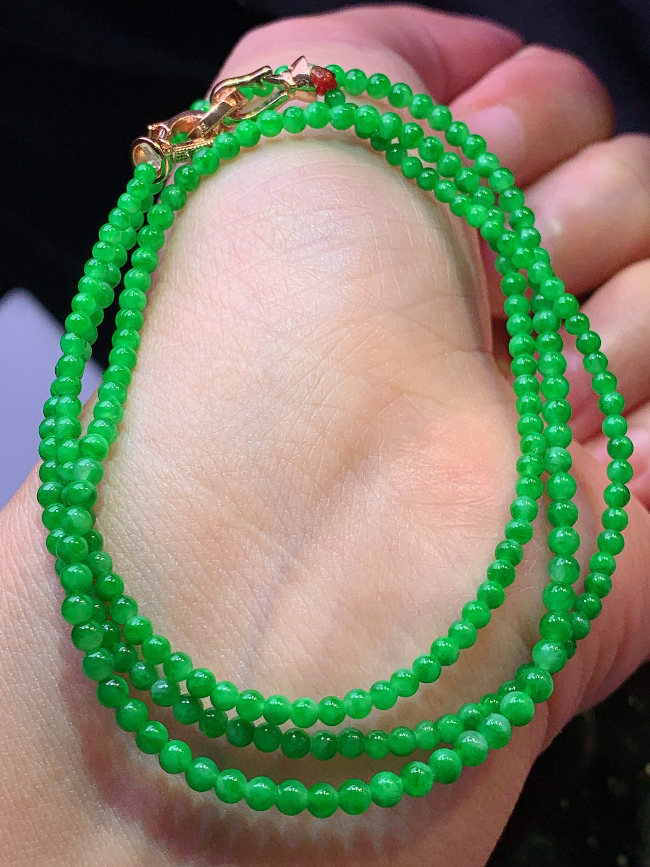 满绿小米珠项链吊坠 玉质细腻 色泽艳丽清新 水润亮眼 整体尺寸2.8m2