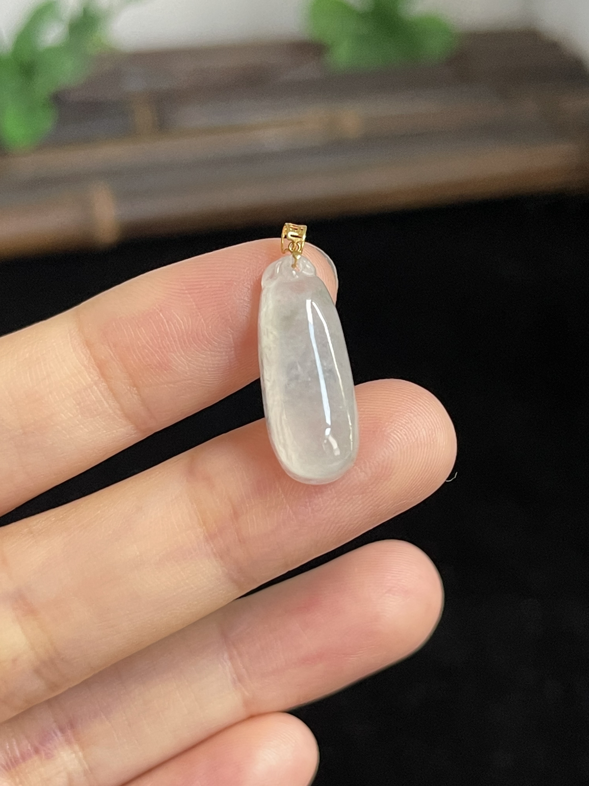 翡翠吊坠，印记：G18K