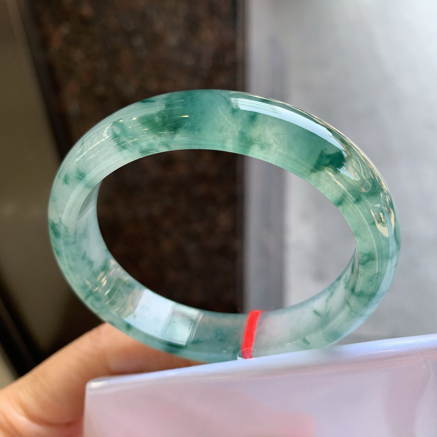 贵妃冰飘花 无瑕 尺寸：56.2/50/12.3/7.6  冰润