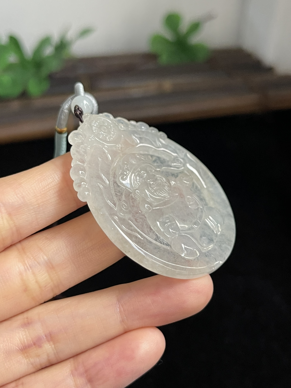 翡翠吊坠，配珠未测