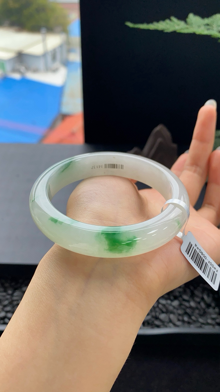 【飘花手镯、绿花】
尺寸：55.6*13*8.5