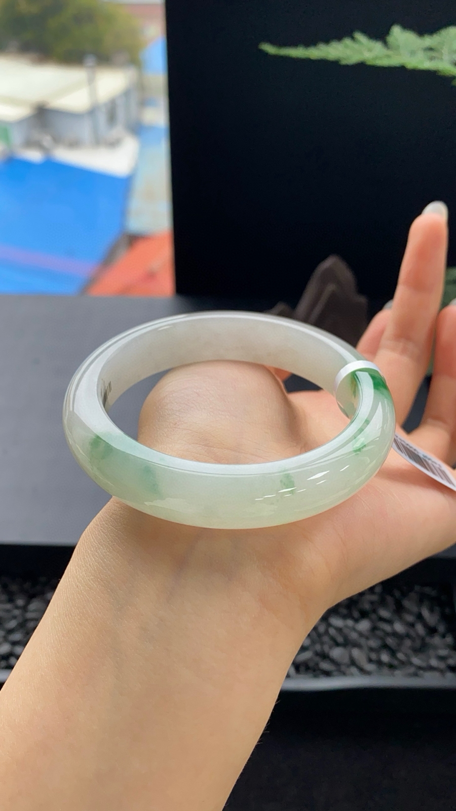 【飘花手镯、绿花】
尺寸：55.6*13*8.5