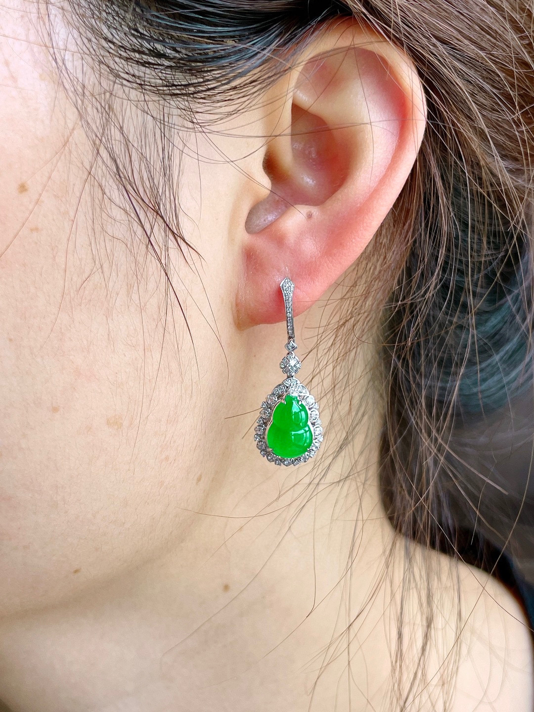 冰阳绿葫芦耳坠 

【整体】34-12.7-7.8
【裸石】11.3-8-3.3