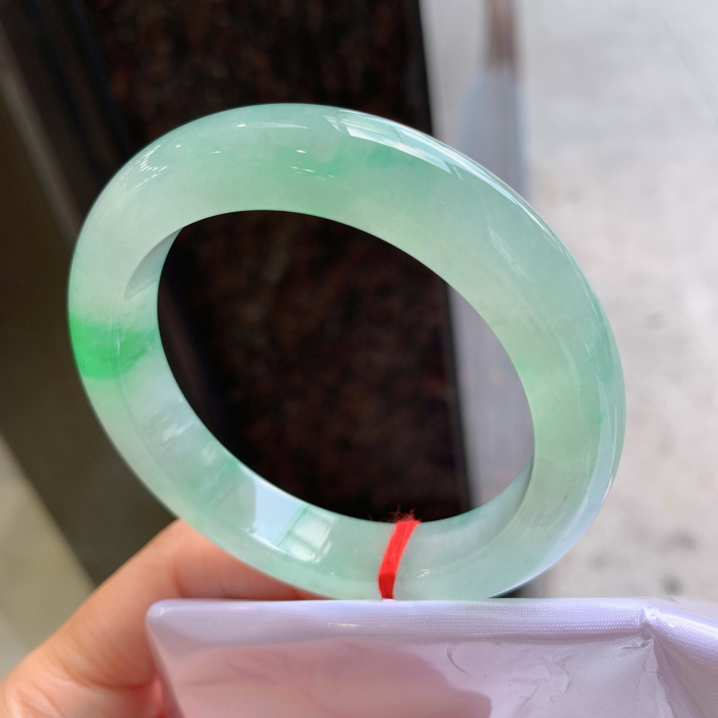 正圈冰飘绿 无瑕 尺寸：55.5/11.6/9.6 ！种色俱佳