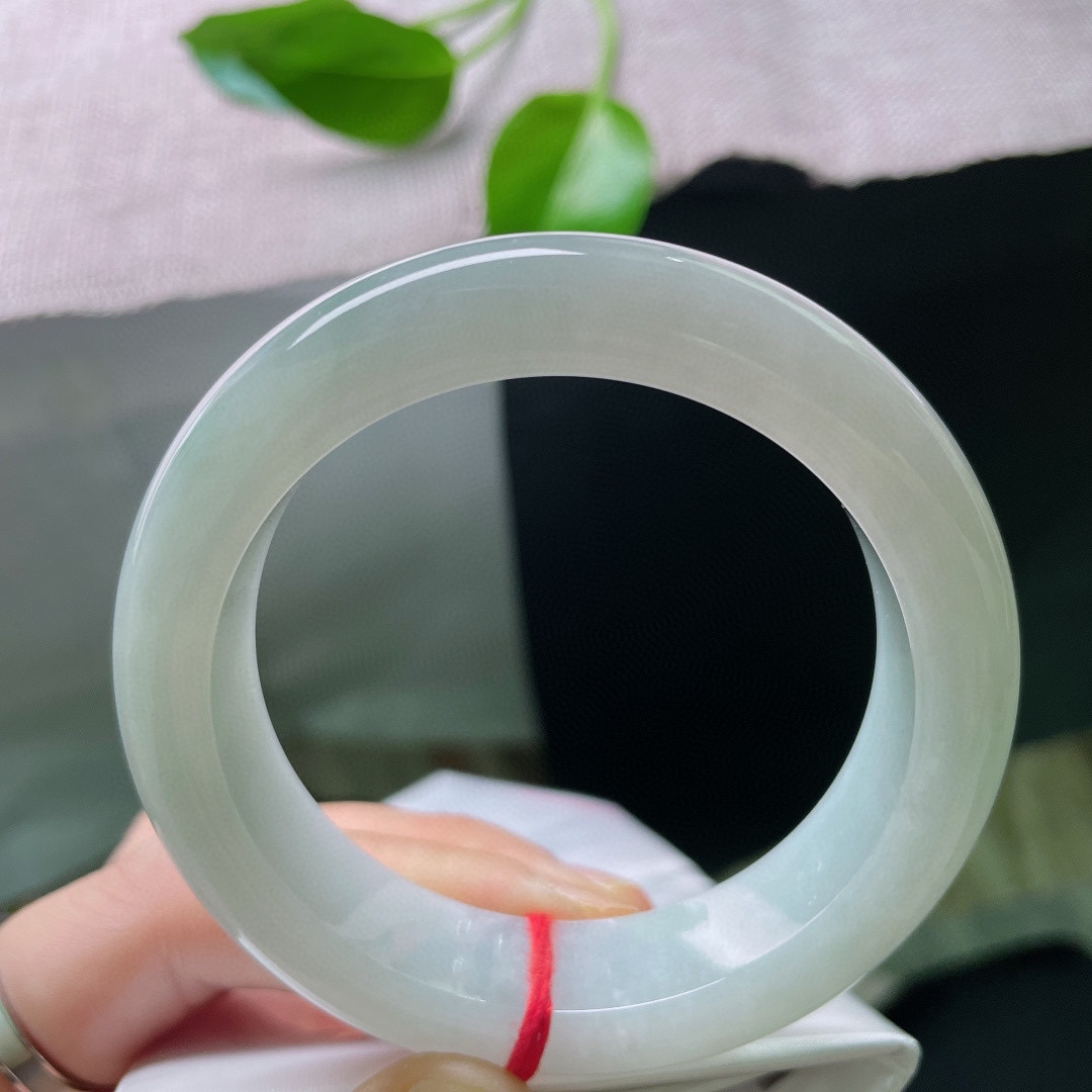 54.8/14.4/9.6绿底正圈，宽版，厚庄饱满，细腻，贵气，皮纹