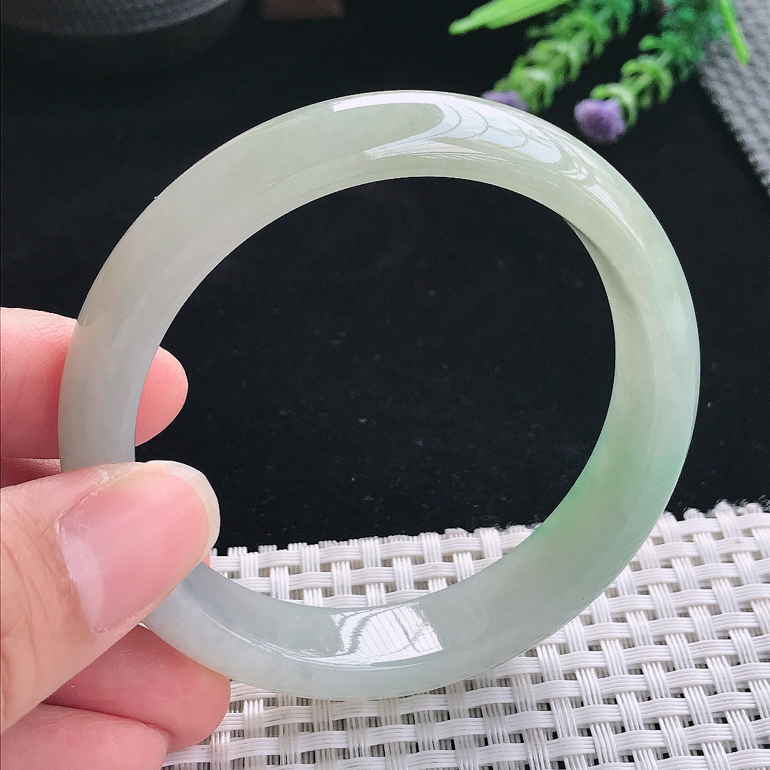 实拍A货翡翠58.5/13.3/8老坑冰润飘绿手镯玉镯手环