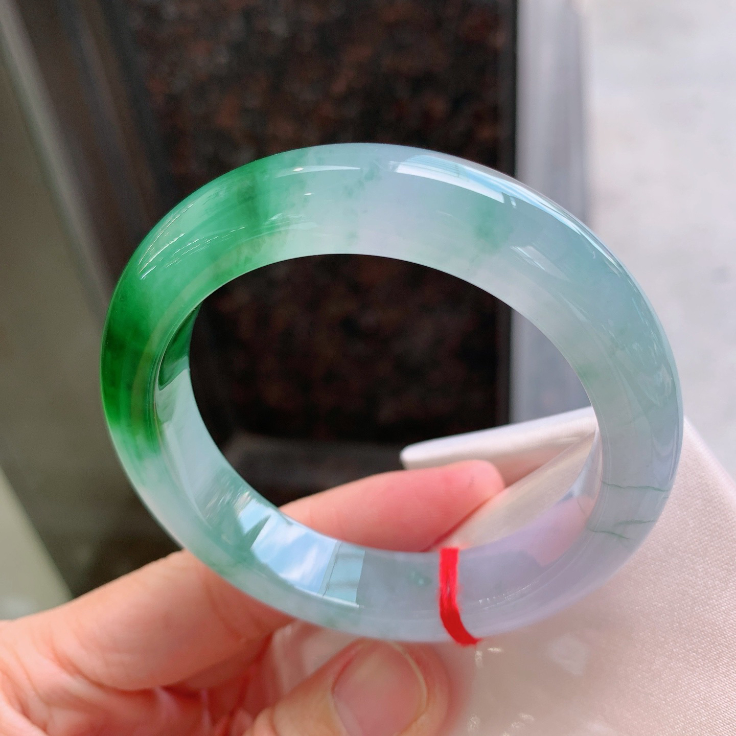 正圈冰飘绿 无瑕 尺寸：55.2/12.9/9.4 种色俱佳