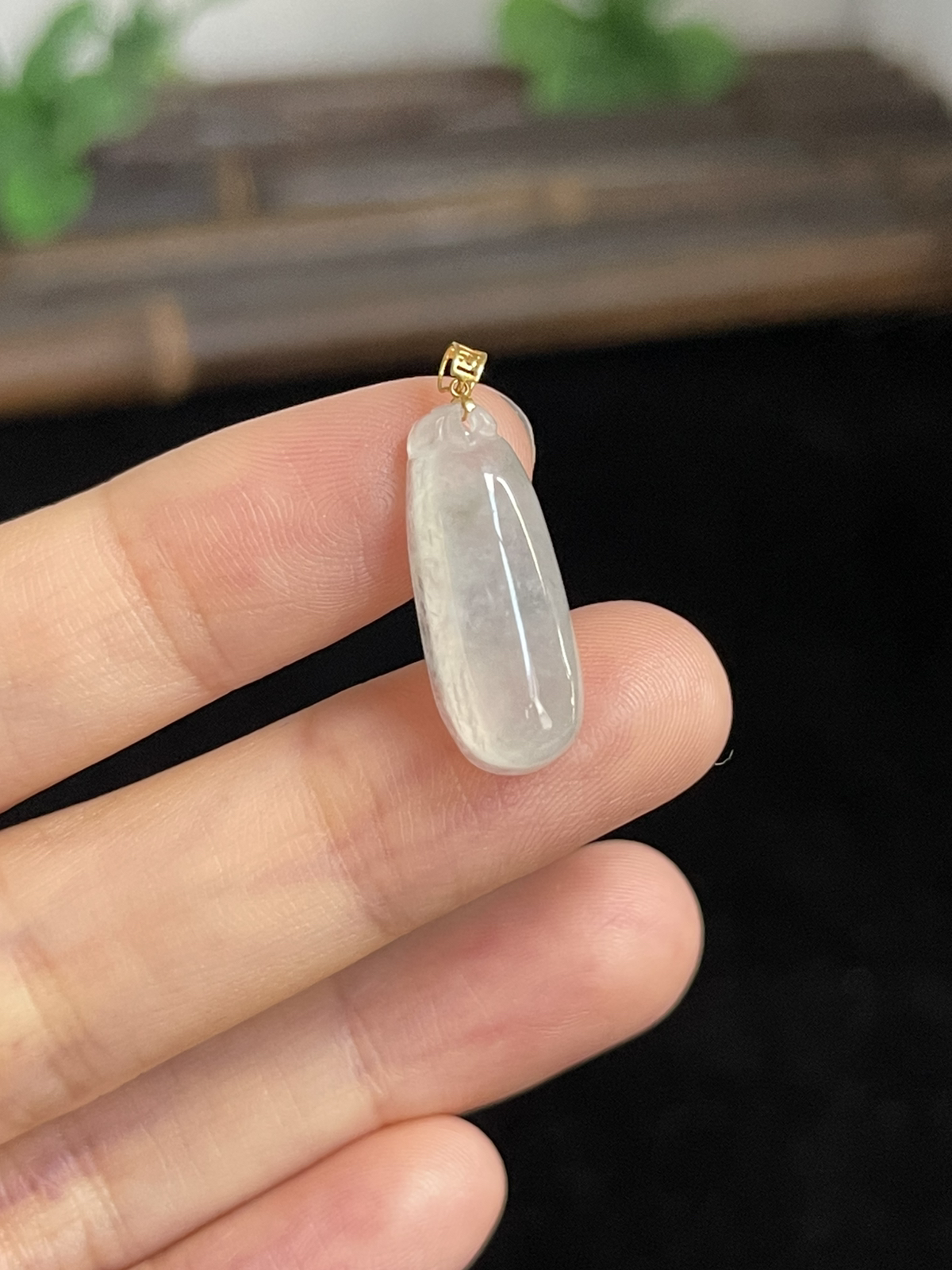 翡翠吊坠，印记：G18K