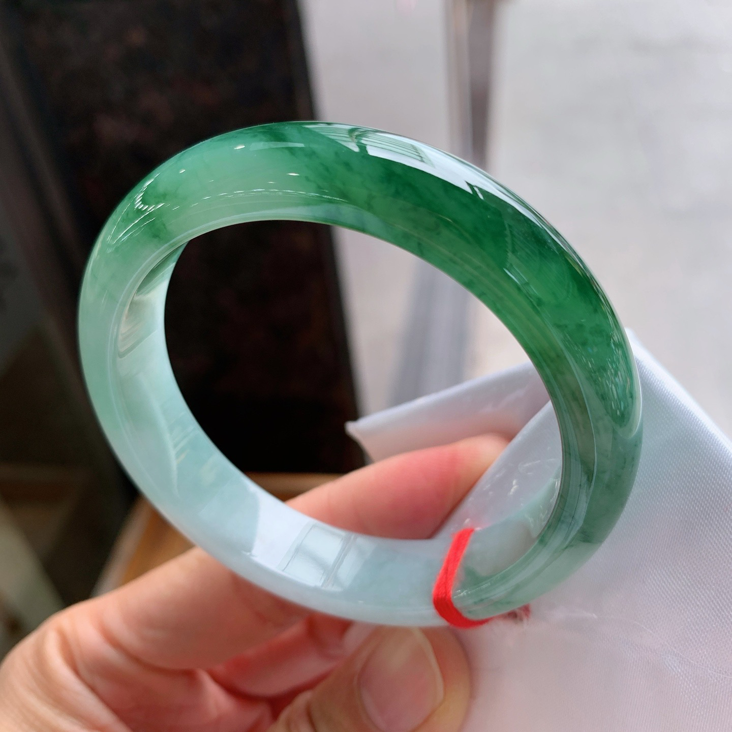 正圈冰飘花 无瑕 尺寸：56.2/13/8.2  细腻