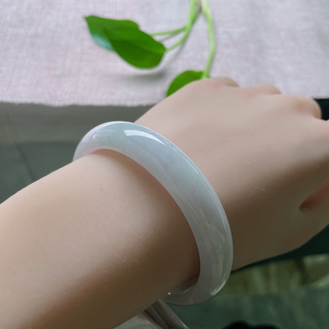 54.2（48.7）/12/6.5。淡绿底贵妃，微微泛紫，细润干净，清雅，棉线