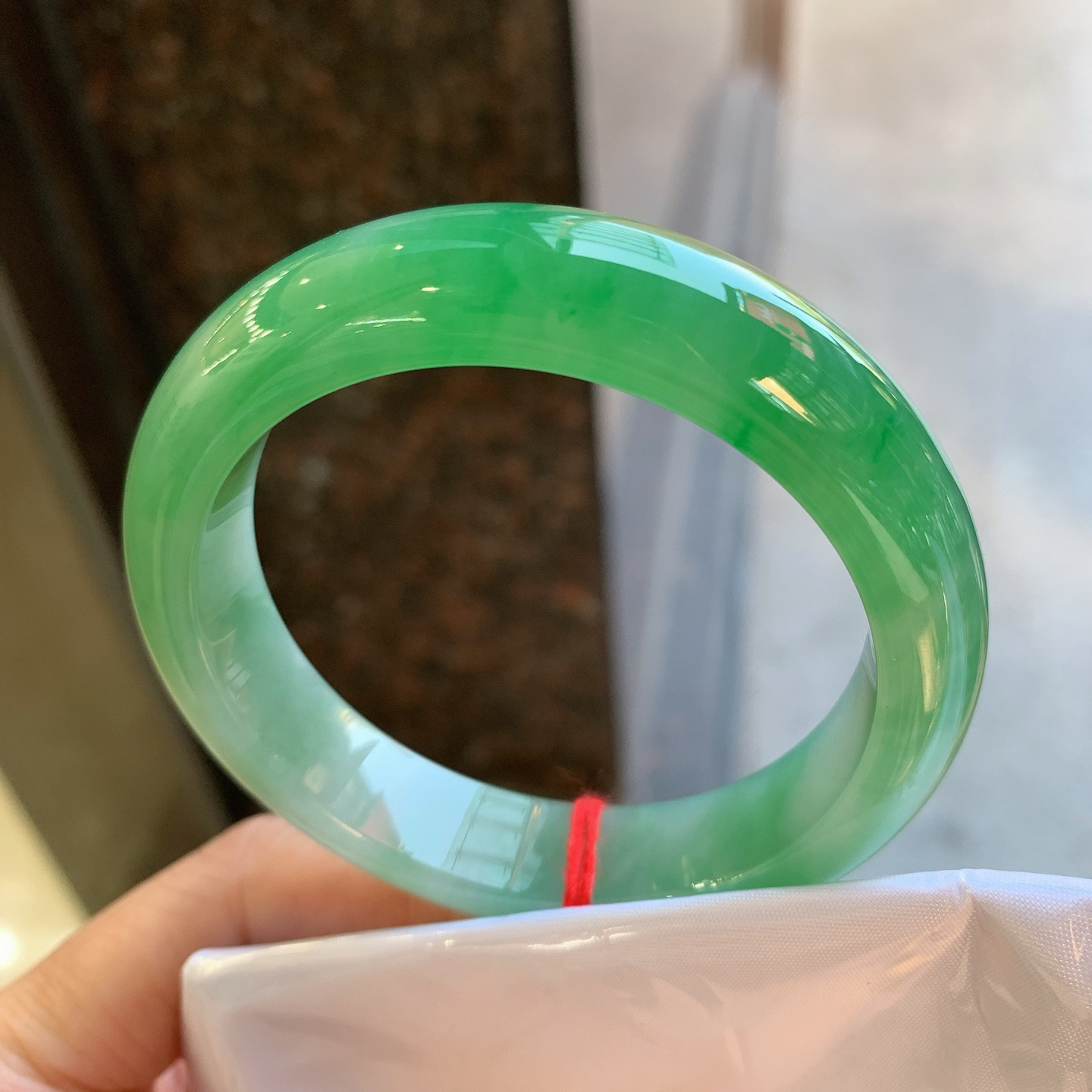 正圈飘绿 无瑕 尺寸：53.8/12.9/8.6 细腻