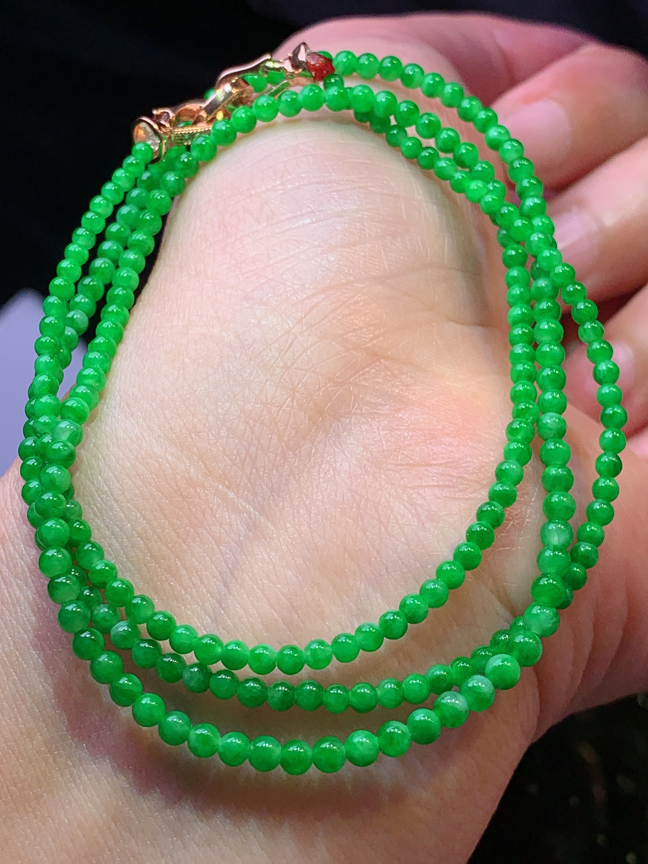 满绿小米珠项链吊坠 玉质细腻 色泽艳丽清新 水润亮眼 整体尺寸2.8m2