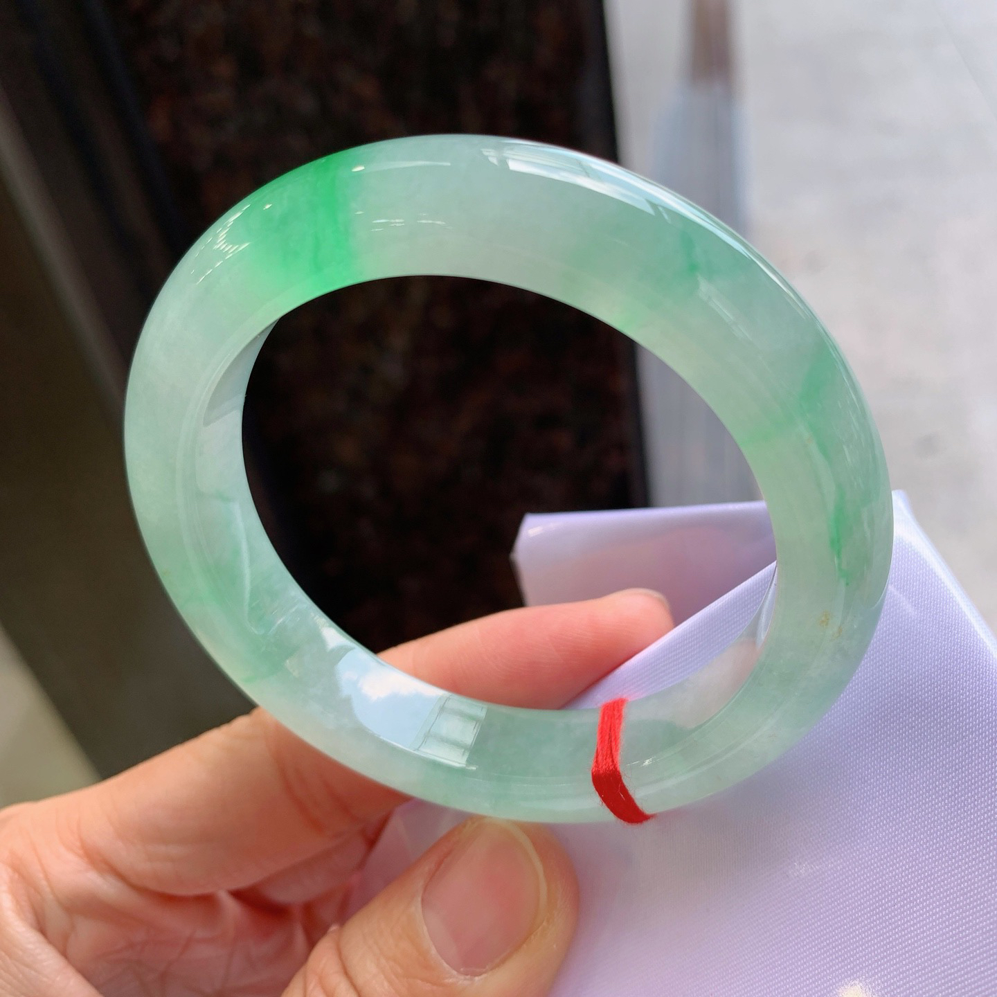 正圈冰飘绿 无瑕 尺寸：55.5/11.6/9.6 ！种色俱佳