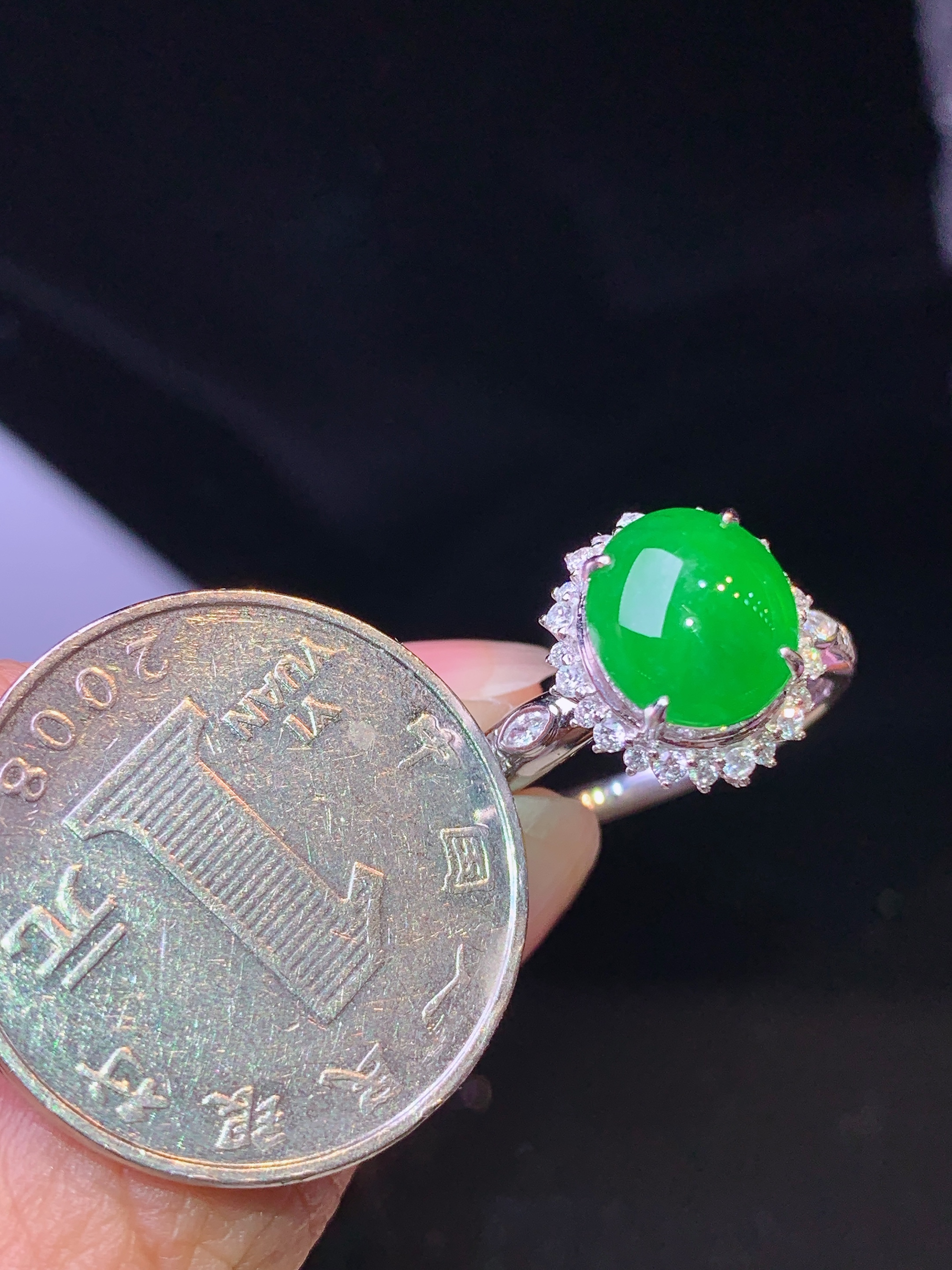 18k金钻镶嵌满绿蛋面吊坠 玉质细腻 色泽艳丽清新 水润亮眼 圈口14.5 整体尺寸13.2*12*10f1